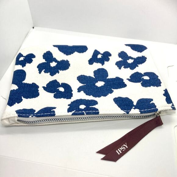 White and Blue Floral Cosmetics Makeup Bag - Picture 3 of 5